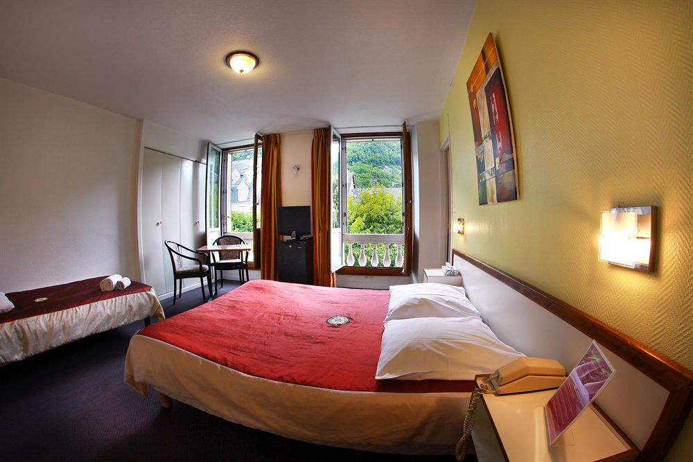 Hotel Des Lilas Bagneres-de-Luchon Luaran gambar